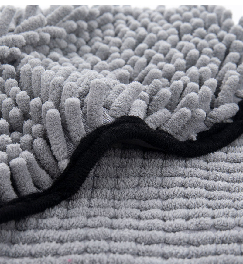 Microfiber Pet Towel – Super Absorbent Bathrobe for Dogs & Cats